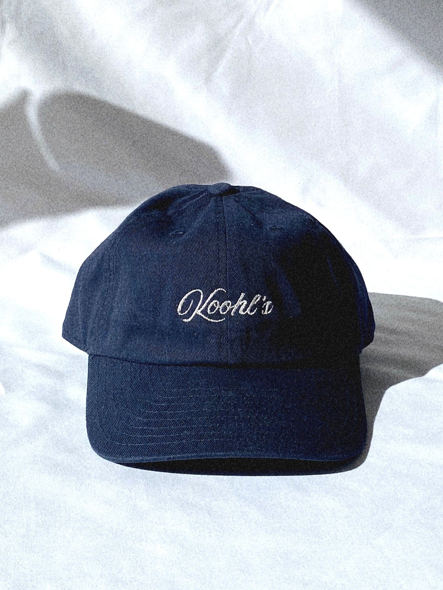 Nachhaltige Cap - Koohlsmotiv, blau, bestickt, Koohl’s Slow Fashion