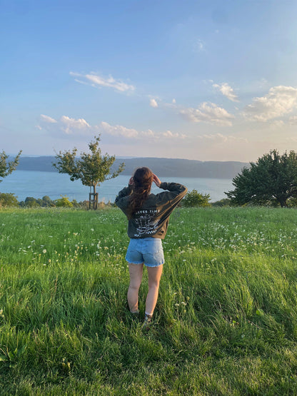 Nachhaltiger Bio-Pullover mit Kaffeemotiv, handbedruckt – Koohl’s Slow Fashion