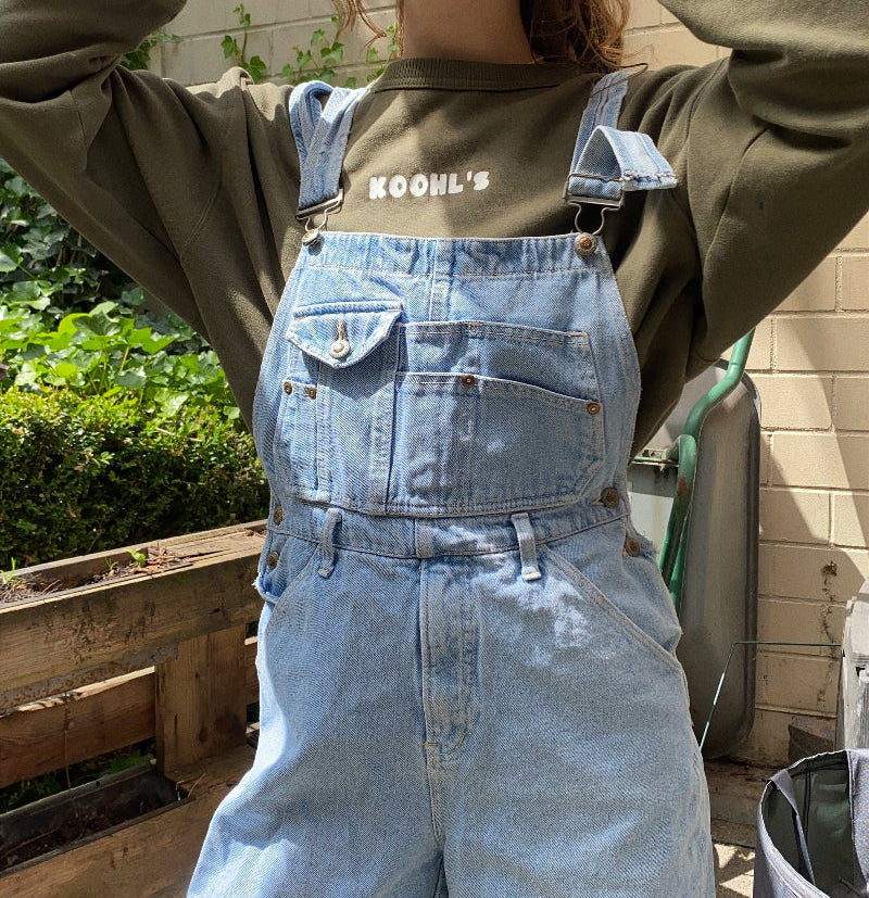 Nachhaltiger Bio-Pullover mit Kaffeemotiv, gruen, handbedruckt – Koohl’s Slow Fashion