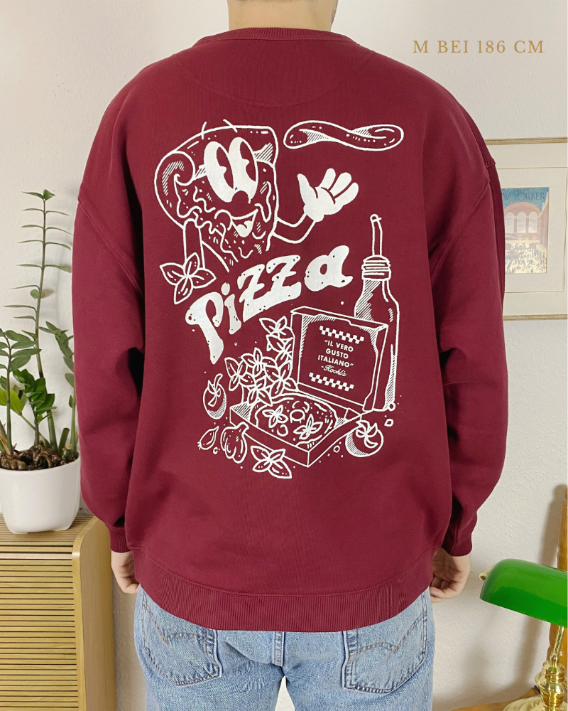 Nachhaltiger Bio-Pullover mit Pizzamotiv, roter Sweater, handbedruckt – Koohl’s Slow Fashion