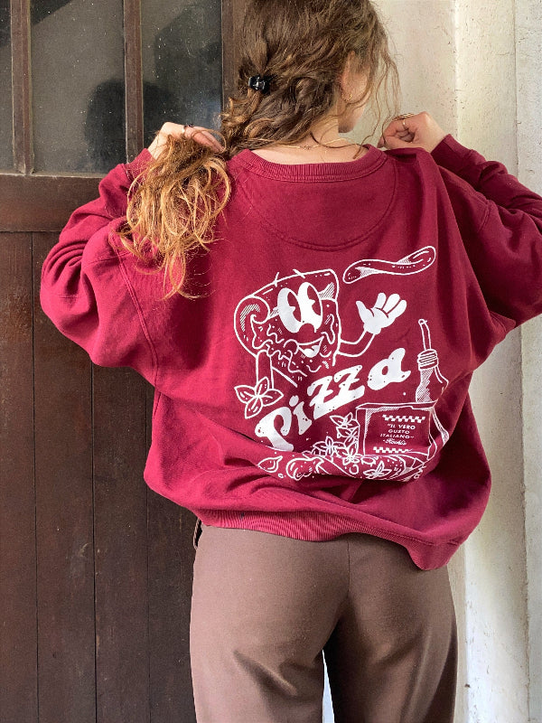 Nachhaltiger Bio-Pullover mit Pizzamotiv, roter Sweater, handbedruckt – Koohl’s Slow Fashion