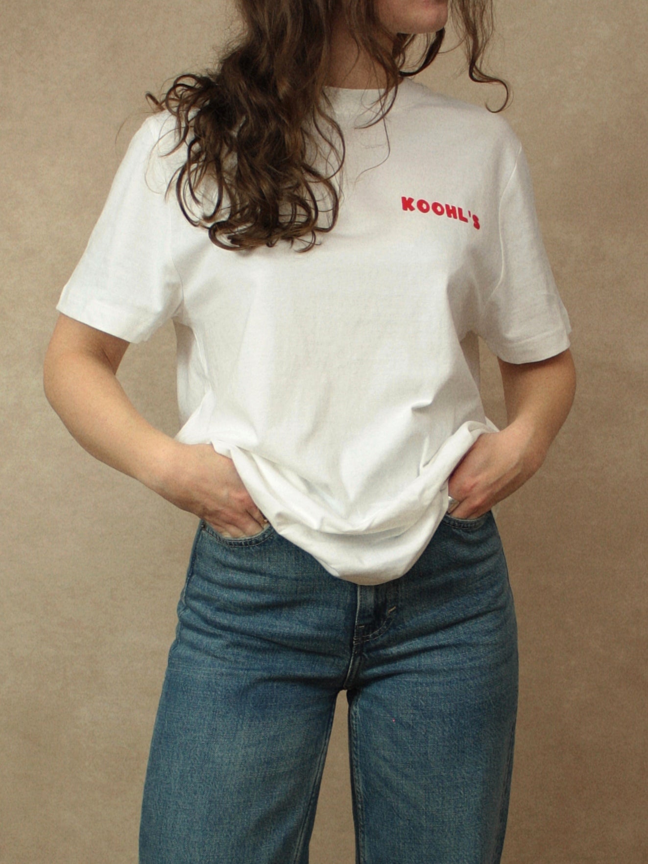 Koohl's Pizza T-Shirt, Rückenmotiv Pizza, roter Druck per Siebdruck mit wasserbasierten Farben auf oversized Bio-Baumwoll T-Shirt 