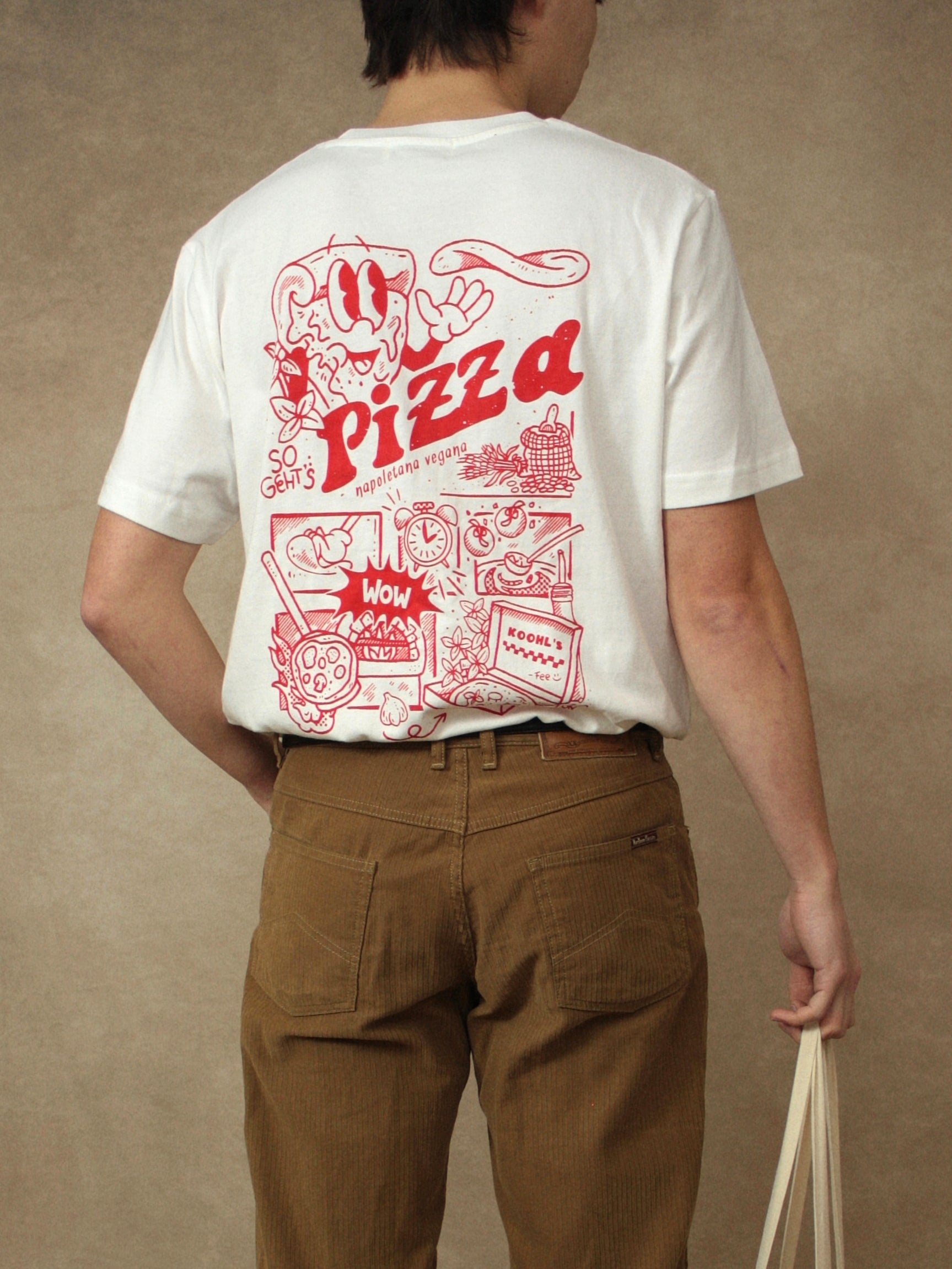 Koohl's Pizza T-Shirt, Rückenmotiv Pizza, roter Druck per Siebdruck mit wasserbasierten Farben auf oversized Bio-Baumwoll T-Shirt 