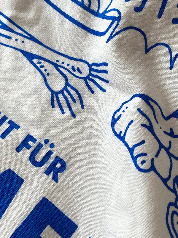 Nachhaltiges Bio-T-Shirt mit Ramenmotiv, handbedruckt – Koohl’s Slow Fashion, Nahaufnahme 