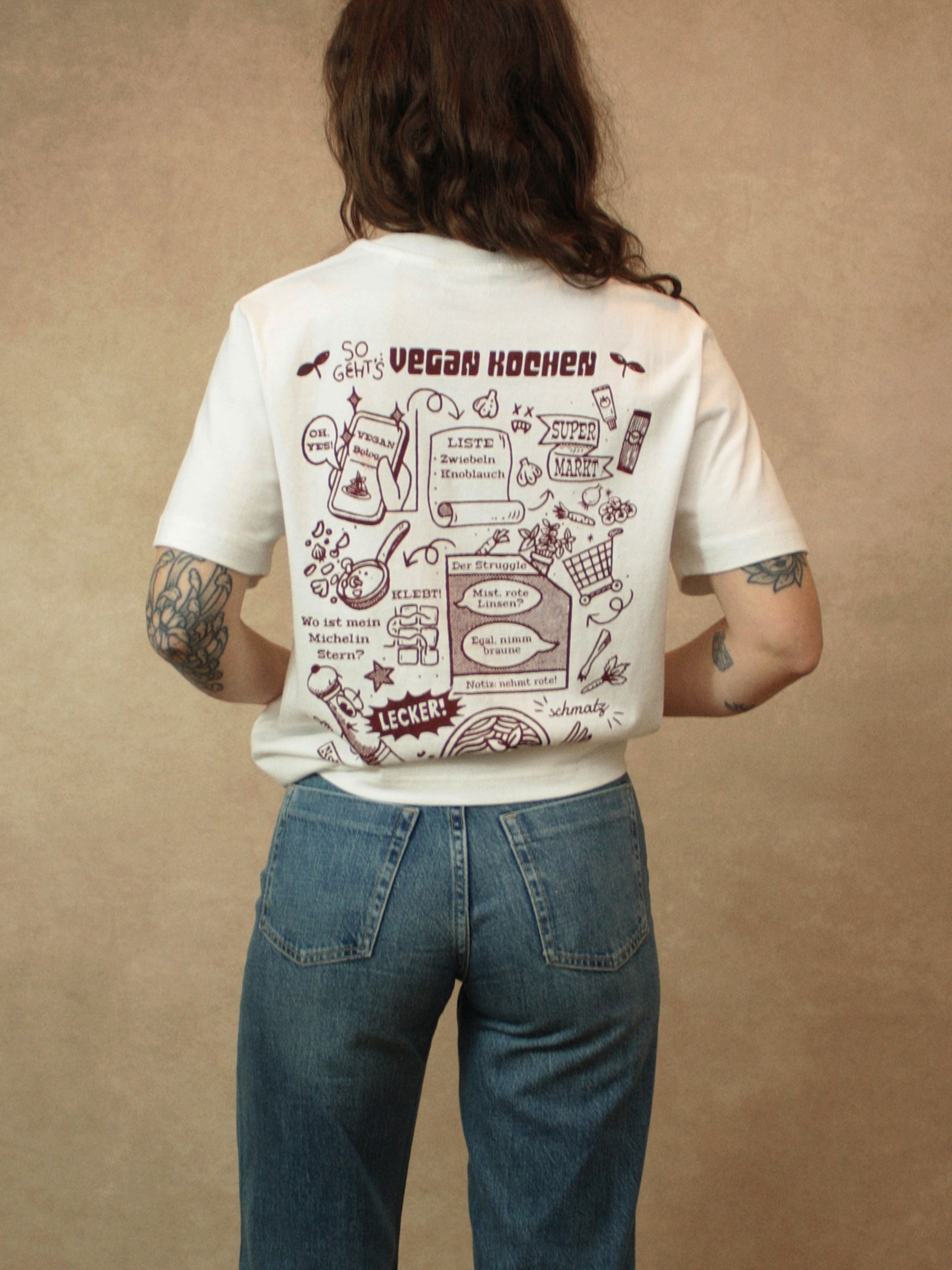 Koohl's Vegan Kochen T-Shirt, Rückenmotiv Vegan Kochen, braunee Druck per Siebdruck mit wasserbasierten Farben auf oversized Bio-Baumwoll T-Shirt, Slow Fashion