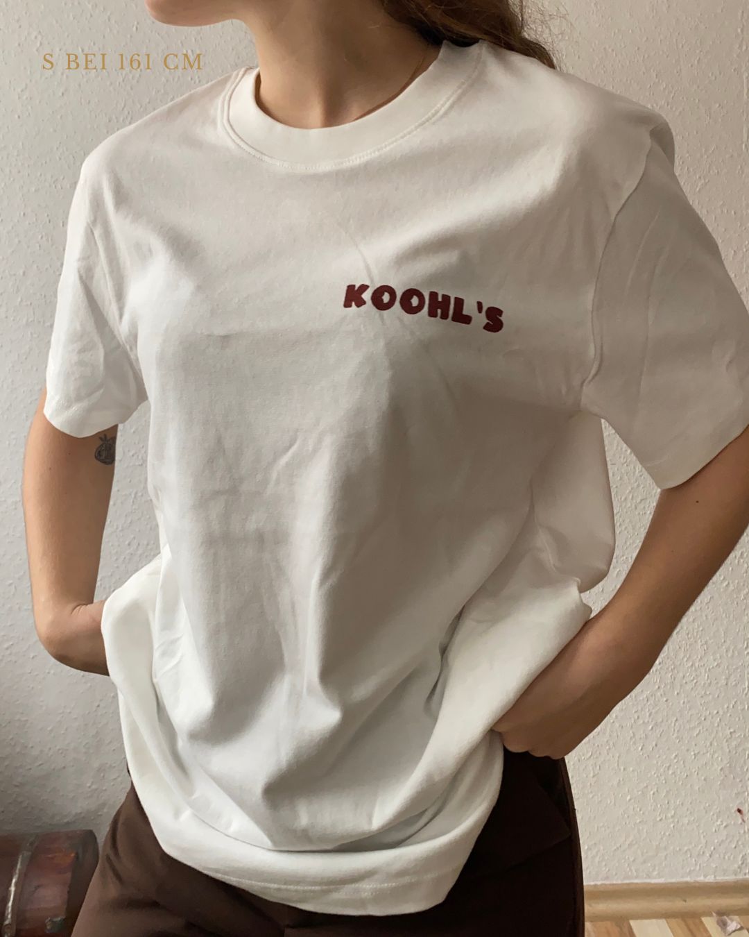 Nachhaltiges Bio-T-Shirt mit Zimtschneckenmotiv, handbedruckt – Koohl’s Slow Fashion